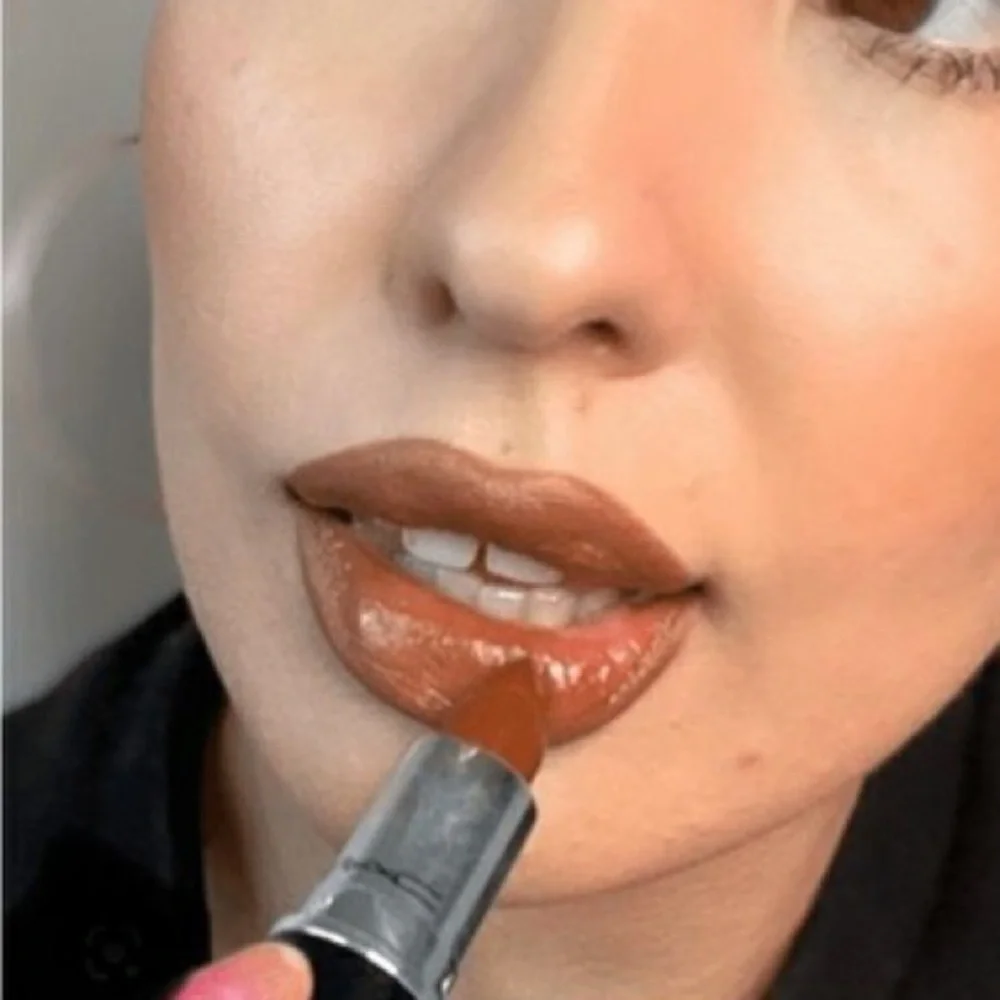 MAC “Can't Dull My Shine” lipstick new in original box - Picture 2 of 2